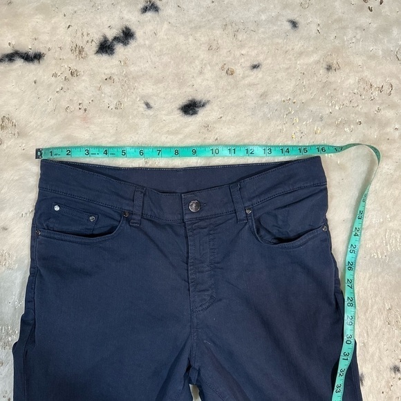 Versace Women’s Navy Blue Mid Rise Straight Leg Denim Jeans Size 32 - Picture 4 of 9